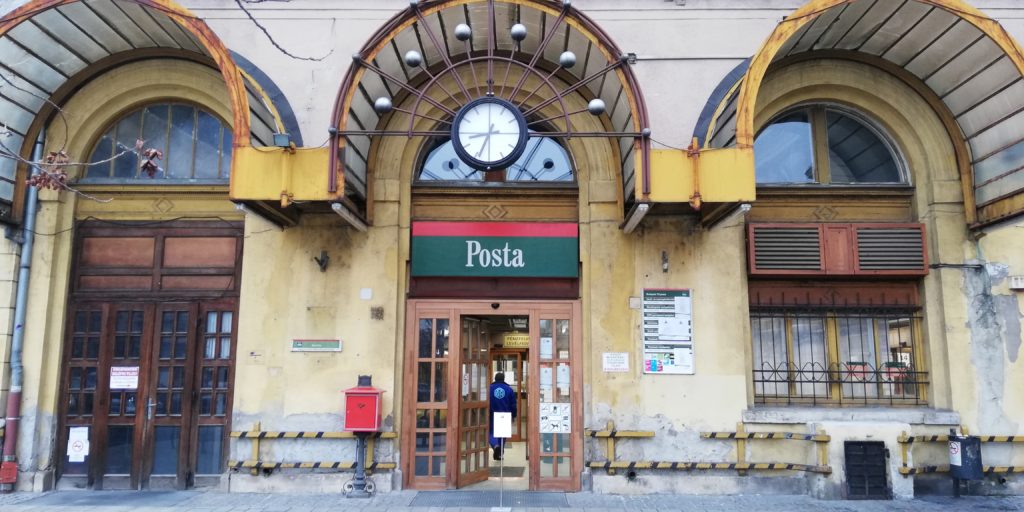 Post office for buying souvenirs and paying parking fines near keleti station Budapest