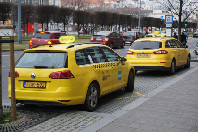 What Taxi to use in Budapest instead of Uber
