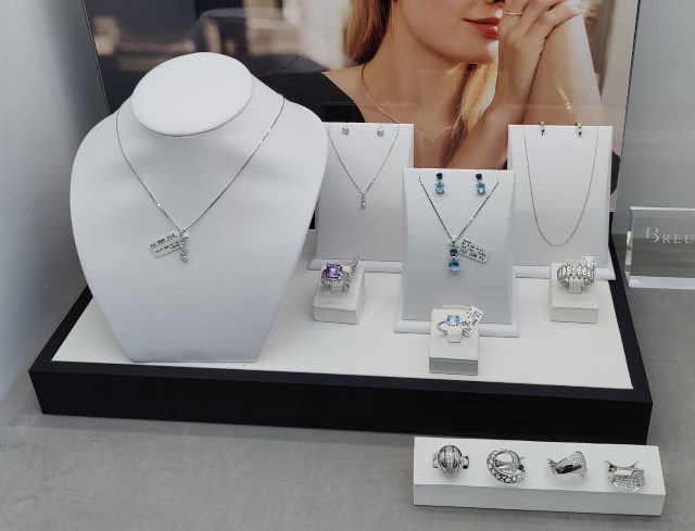 Online Jewelry Stores in Hungary