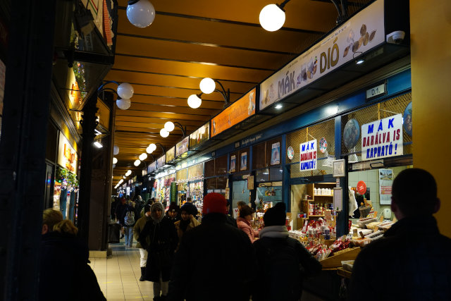 What-to-do-in-Budapest-Central-Market