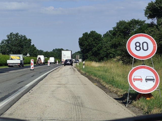 Hungarian Highways speed limit during construction work