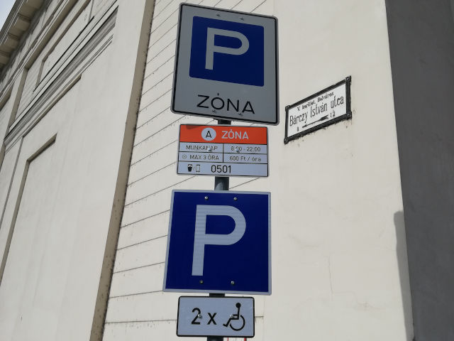 Parking traffic signs in Hungary