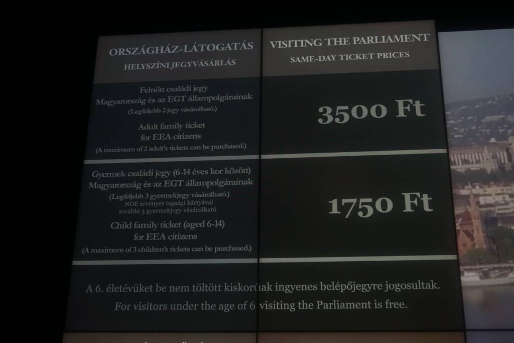 Family ticket price for Hungarian parliament entry