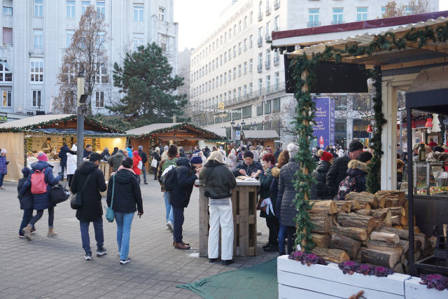 Deak Ferenc ter Budapest Christmas fair 2023