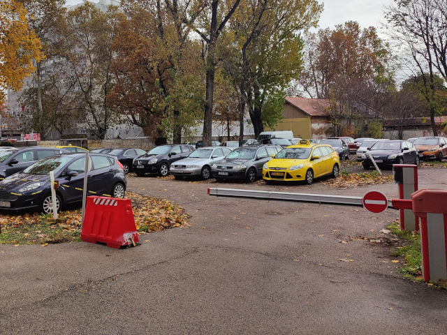 Where to park a car in Budapest