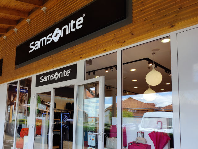 Samsonite outlet store Hungary in Premier outlet
